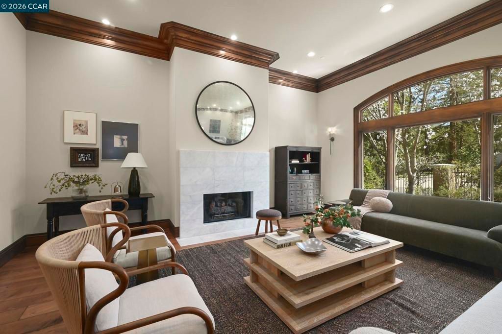 Image 11 of property listing at 2080 Calle Los Callados, Diablo, CA 94528