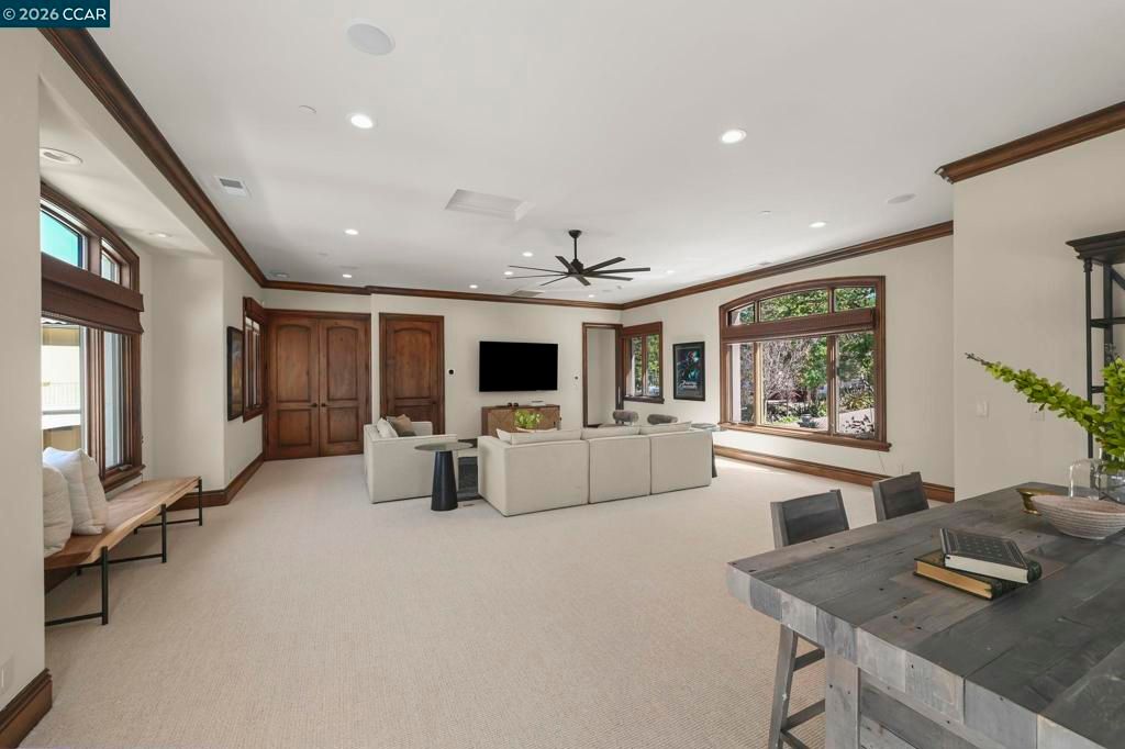 Image 21 of property listing at 2080 Calle Los Callados, Diablo, CA 94528