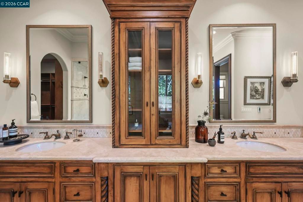 Image 34 of property listing at 2080 Calle Los Callados, Diablo, CA 94528