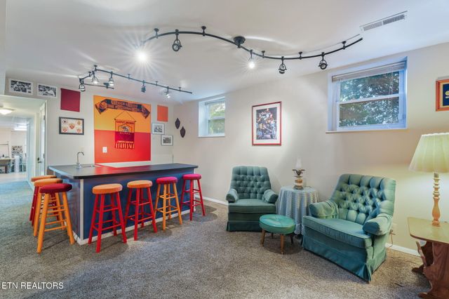 8903 Ormand Lane, Knoxville, TN 37923