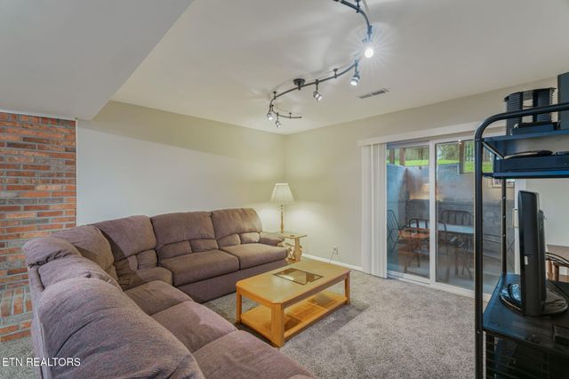 8903 Ormand Lane, Knoxville, TN 37923