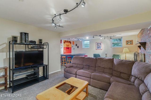 8903 Ormand Lane, Knoxville, TN 37923