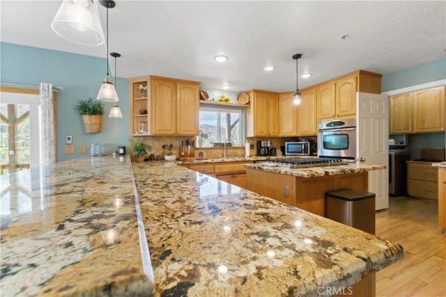 6284 Apple Vista Dr, Wrightwood, CA 92397