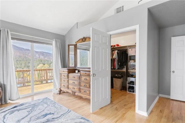 6284 Apple Vista Dr, Wrightwood, CA 92397