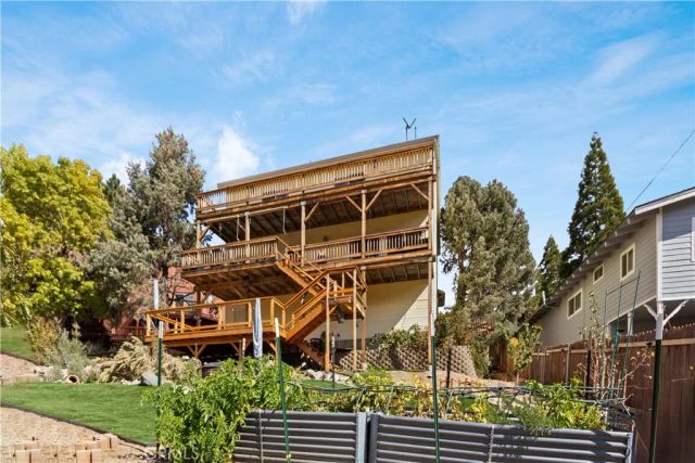 6284 Apple Vista Dr, Wrightwood, CA 92397