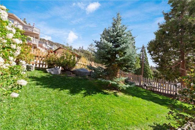 6284 Apple Vista Dr, Wrightwood, CA 92397