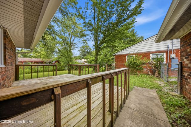 5610 Riata Ct, Louisville, KY 40218