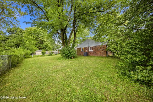 5610 Riata Ct, Louisville, KY 40218