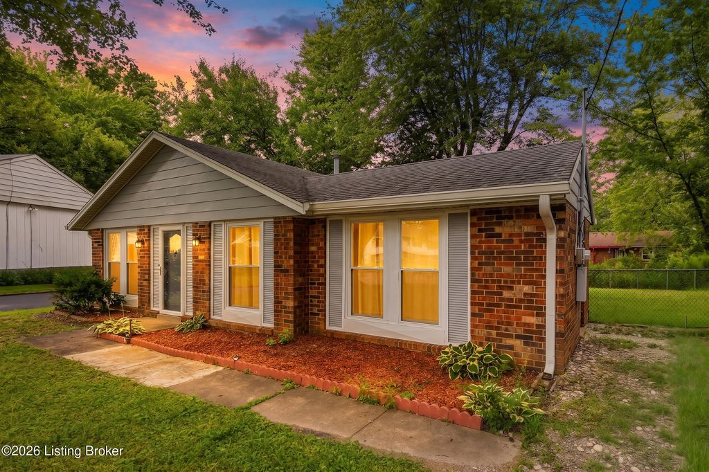 5610 Riata Ct, Louisville, KY 40218