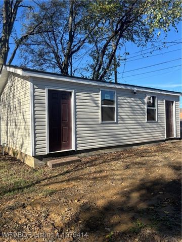 106 S Bagwell, Poteau, OK 74953