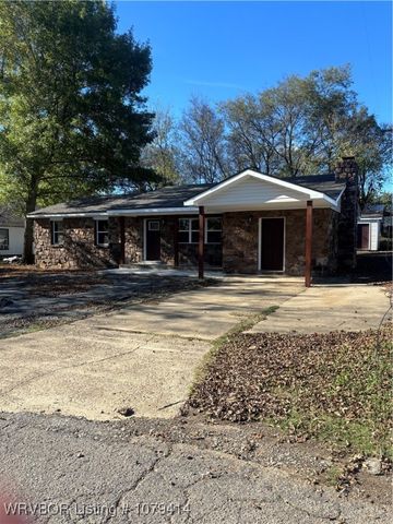 106 S Bagwell, Poteau, OK 74953