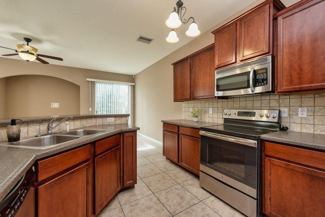 7525 RED MILL CIRCLE, New Port Richey, FL 34653