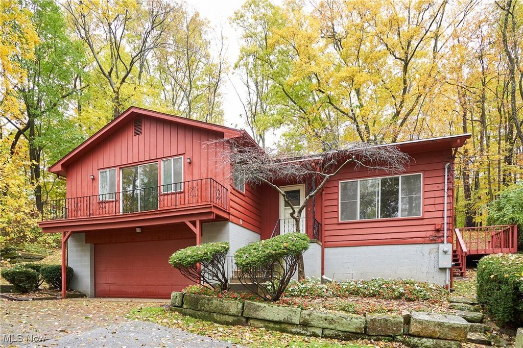 4464 W Bath Road, Akron, OH 44333