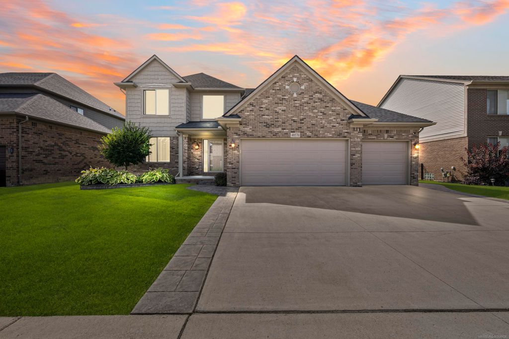 49570 Manistee Drive, Chesterfield Twp, MI 48047