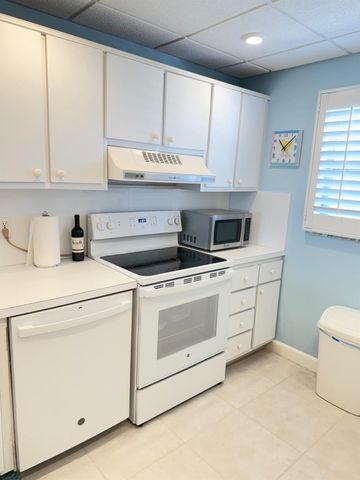 4636 El Mar Dr Apt 602, Fort Lauderdale, FL 33308