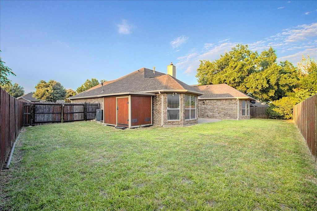 521 Acorn Court, Saginaw, TX 76179 — photo 4
