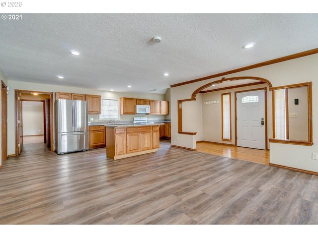 5031 Se JENNE Rd, Portland, OR 97236