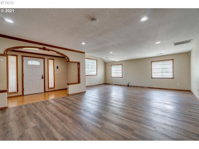 5031 Se JENNE Rd, Portland, OR 97236