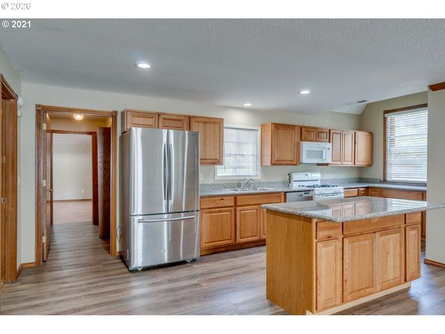 5031 Se JENNE Rd, Portland, OR 97236