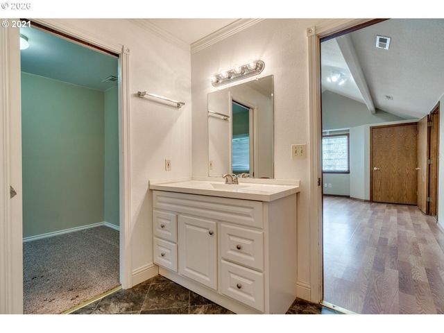 5031 Se JENNE Rd, Portland, OR 97236