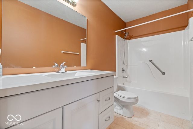 8140 Burnett Boulevard, Avon, IN 46123
