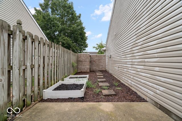8140 Burnett Boulevard, Avon, IN 46123