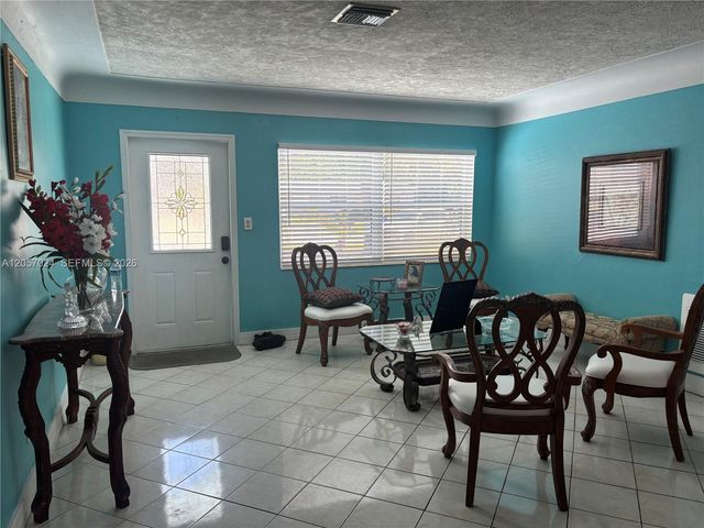 3410 SW 17th St, Fort Lauderdale, FL 33312