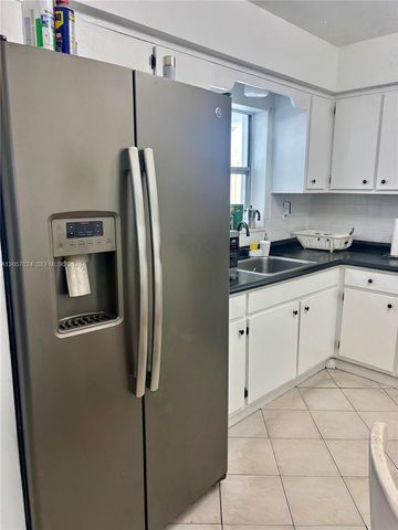 3410 SW 17th St, Fort Lauderdale, FL 33312