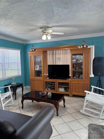3410 SW 17th St, Fort Lauderdale, FL 33312