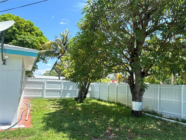 3410 SW 17th St, Fort Lauderdale, FL 33312