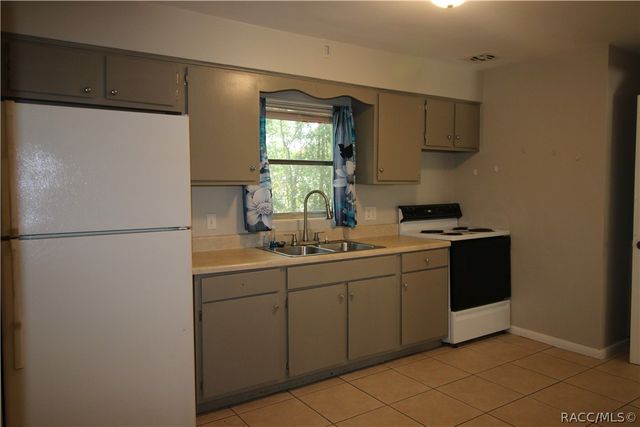13 S Washington Street, Beverly Hills, FL 34465