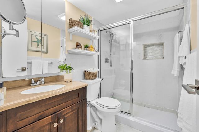 912 SW 9th Street Circle 105, Boca Raton, FL 33486