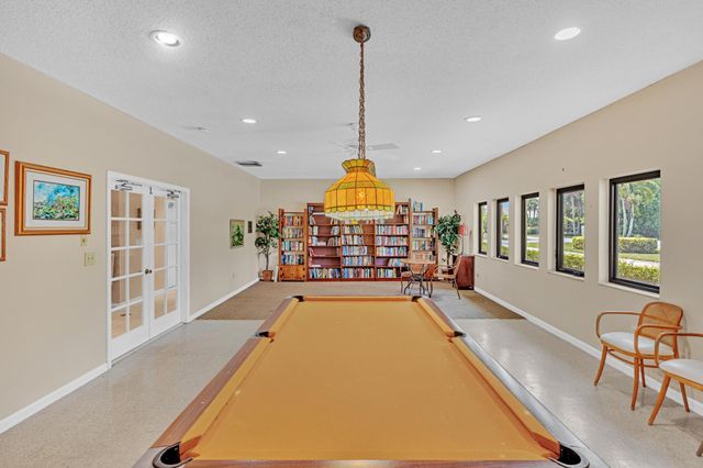 912 SW 9th Street Circle 105, Boca Raton, FL 33486