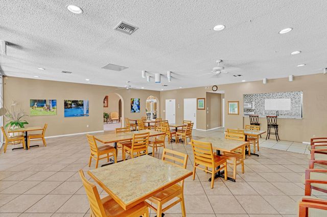 912 SW 9th Street Circle 105, Boca Raton, FL 33486