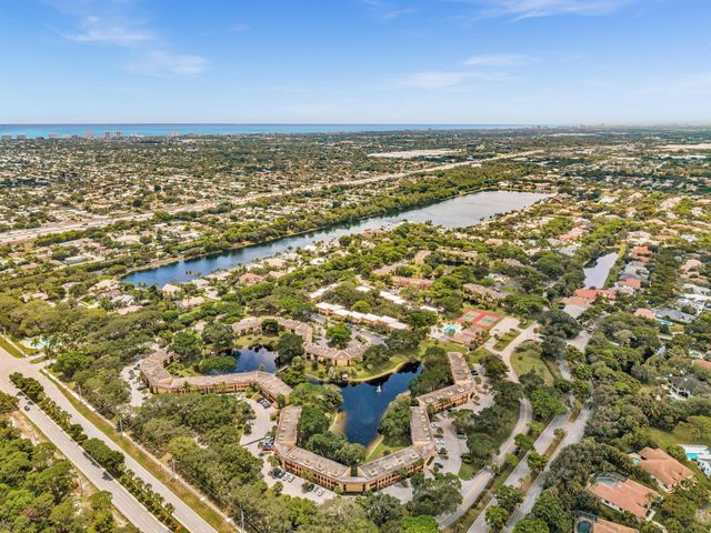 912 SW 9th Street Circle 105, Boca Raton, FL 33486