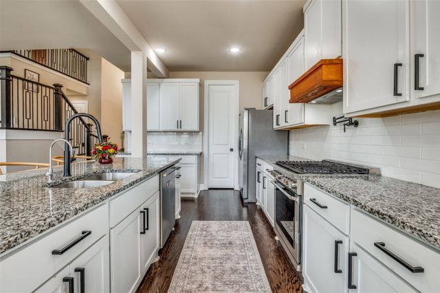 7130 Red Twig Trail, Venus, TX 76084