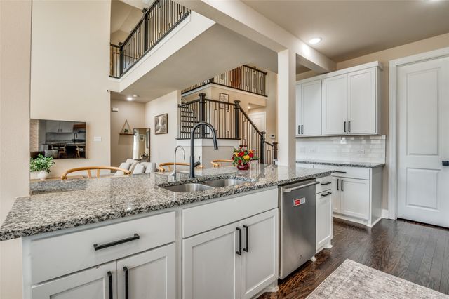 7130 Red Twig Trail, Venus, TX 76084