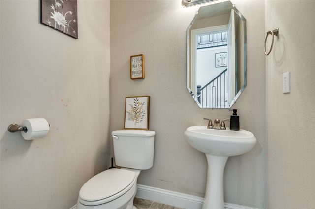 7130 Red Twig Trail, Venus, TX 76084