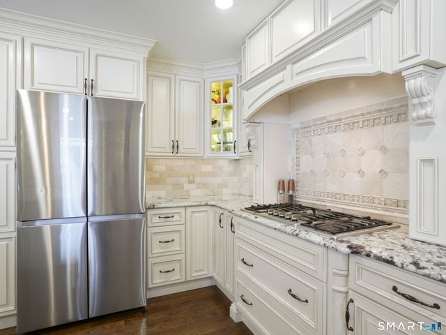 74 Hastings Lane, Stamford, CT 06905