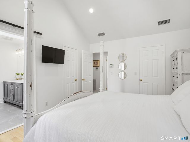 74 Hastings Lane, Stamford, CT 06905