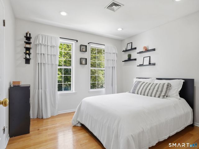 74 Hastings Lane, Stamford, CT 06905