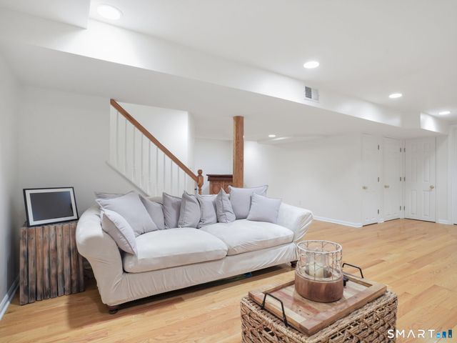 74 Hastings Lane, Stamford, CT 06905