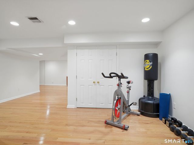 74 Hastings Lane, Stamford, CT 06905