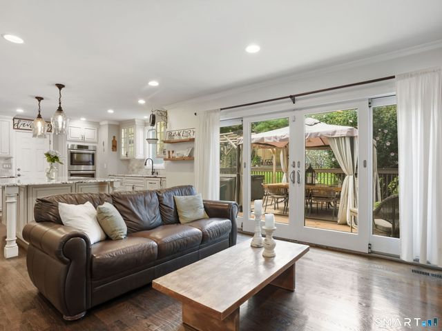 74 Hastings Lane, Stamford, CT 06905