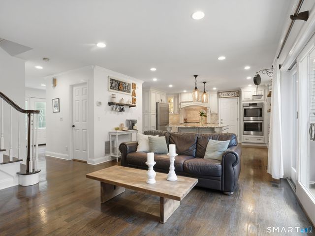 74 Hastings Lane, Stamford, CT 06905