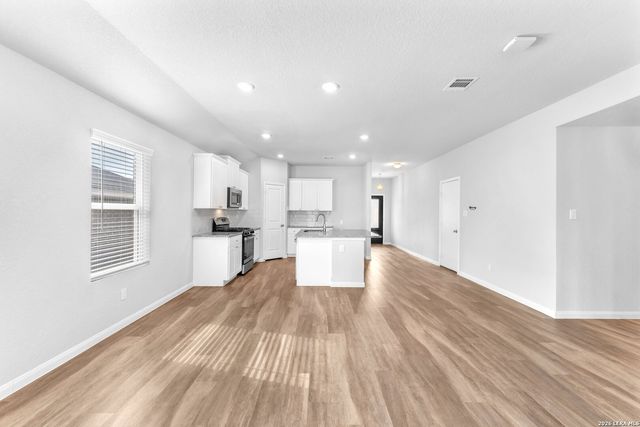1044 Raceland, San Antonio, TX 78245