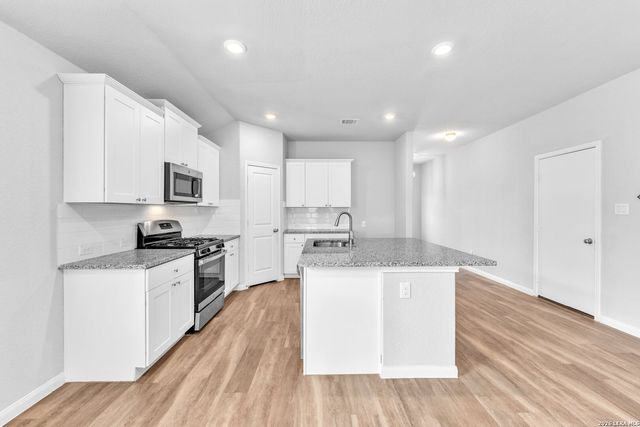 1044 Raceland, San Antonio, TX 78245