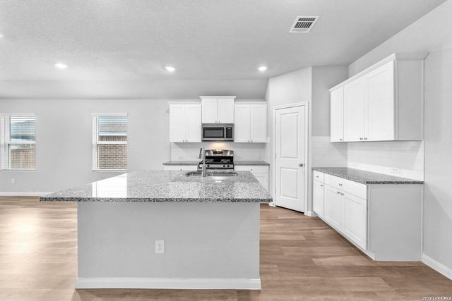 1044 Raceland, San Antonio, TX 78245