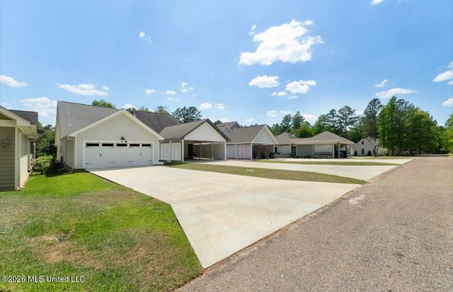 148 Bellegrass Boulevard, Hattiesburg, MS 39402