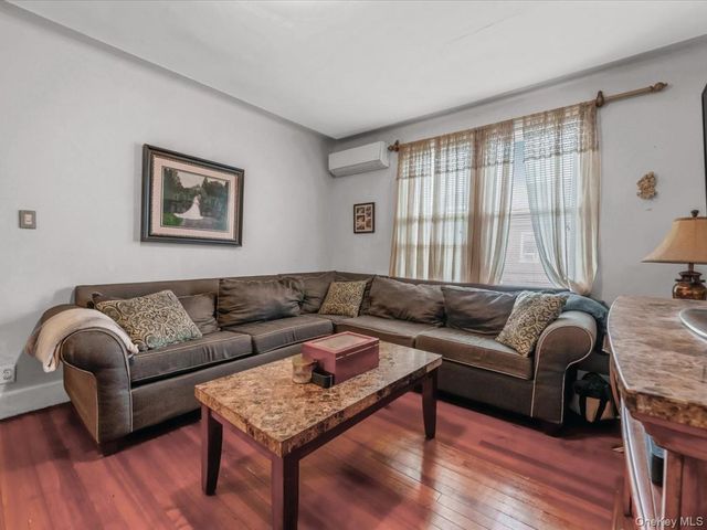 14702 33rd Avenue, Flushing, NY 11354